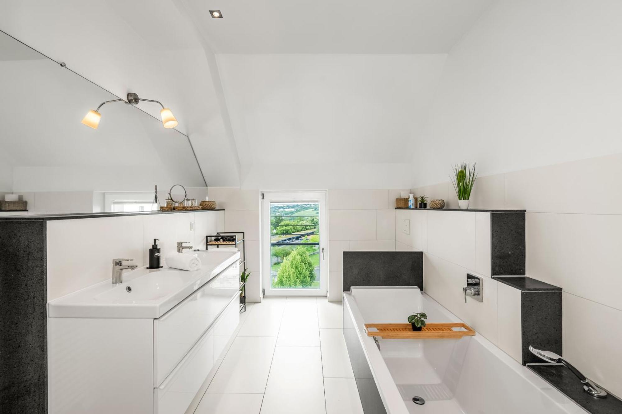 Dnd Design Loft I 170qm I Parken I Balkon I Workstation I Netflix I Kaffee I Waschmaschine I Trockner I Xbox I Ausblick *