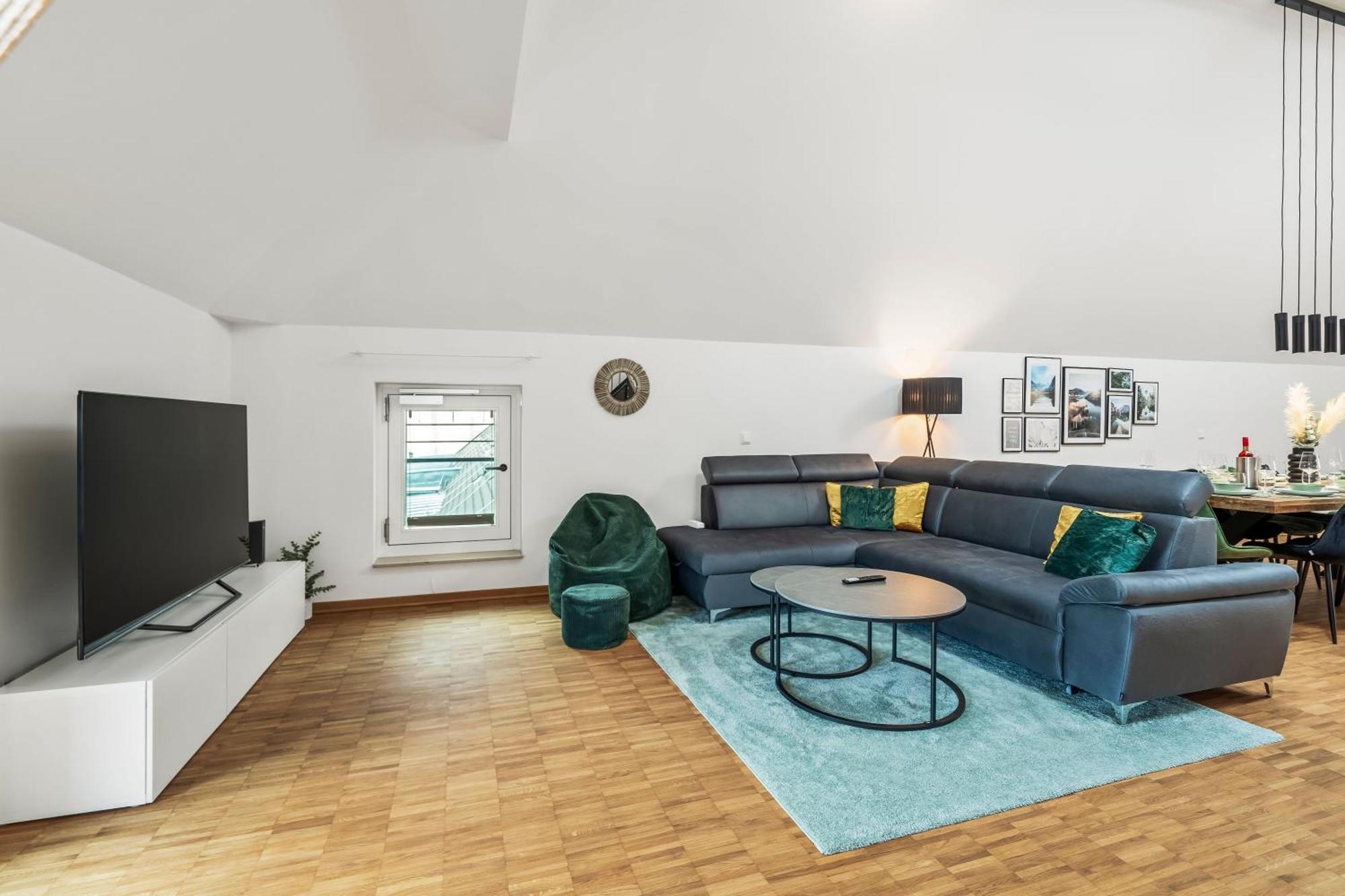 Appartement Dnd Design Loft I 170qm I Parken I Balkon I Workstation I Netflix I Kaffee I Waschmaschine I Trockner I Xbox I Ausblick Würzburg