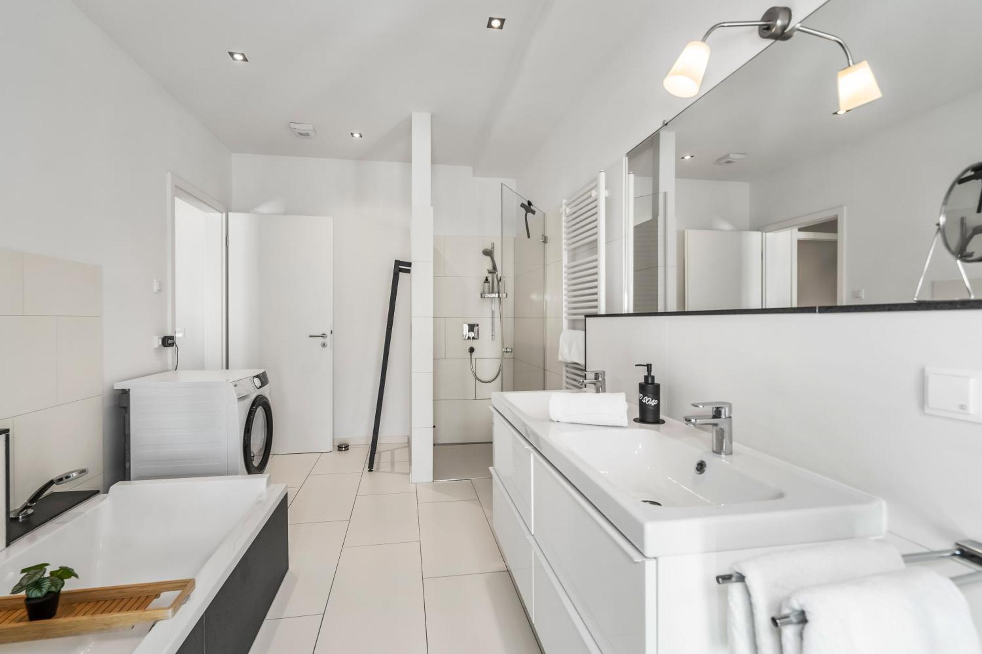 Dnd Design Loft I 170qm I Parken I Balkon I Workstation I Netflix I Kaffee I Waschmaschine I Trockner I Xbox I Ausblick Würzburg