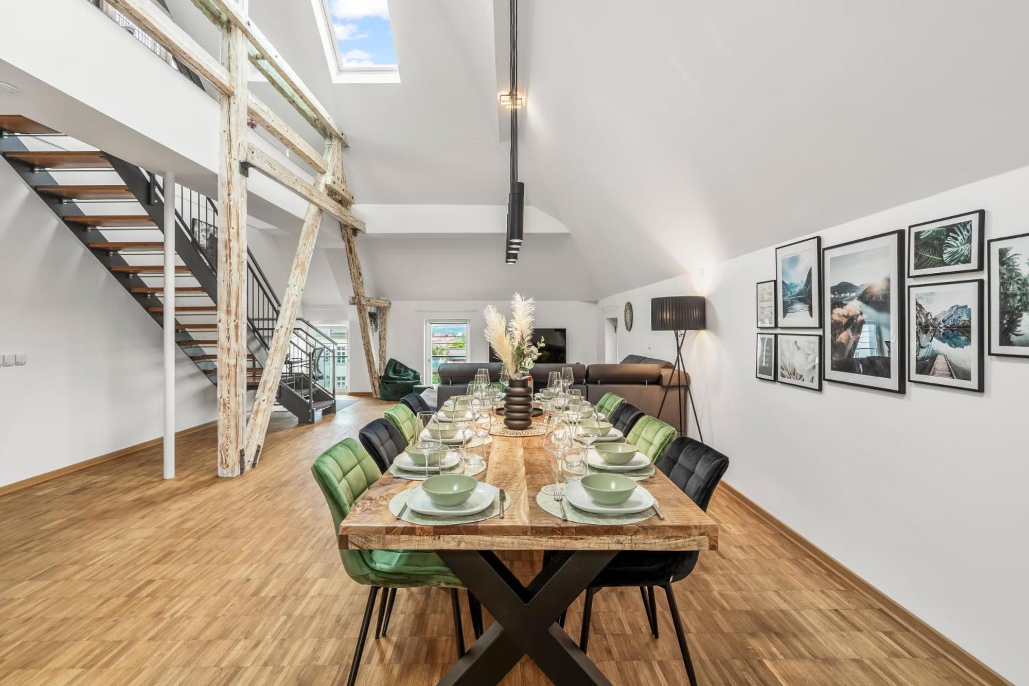 Apartment Dnd Design Loft I 170qm I Parken I Balkon I Workstation I Netflix I Kaffee I Waschmaschine I Trockner I Xbox I Ausblick