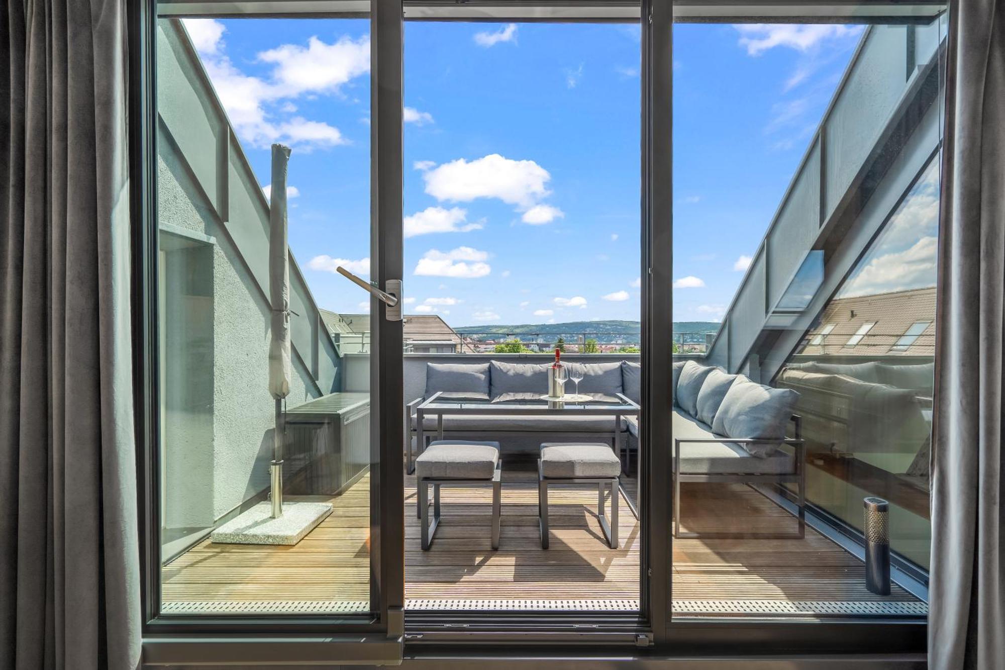 Dnd Design Loft I 170qm I Parken I Balkon I Workstation I Netflix I Kaffee I Waschmaschine I Trockner I Xbox I Ausblick